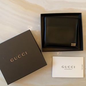MAKE AN OFFER-Authentic Gucci Black Leather Wallet
